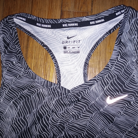 Nike running top - Picture 3 of 4